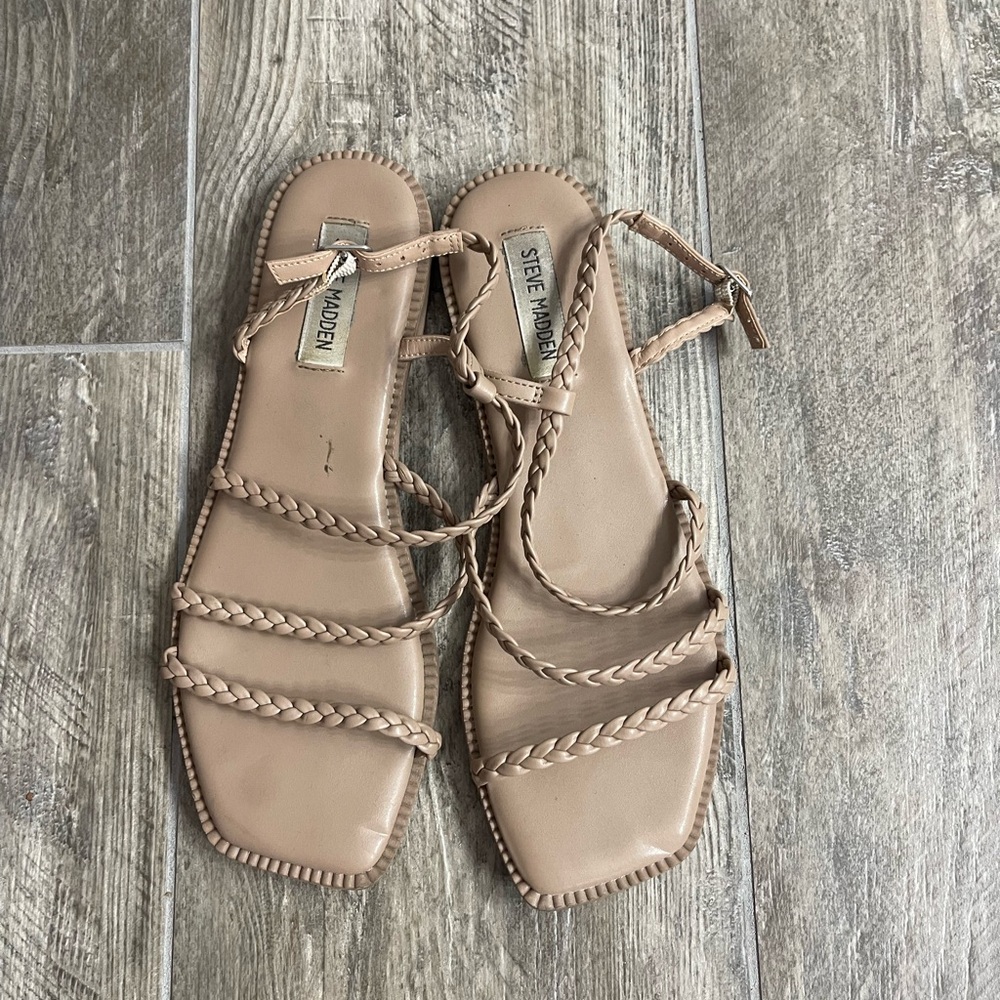Steve Madden Tan Crisscross Strap Sandals